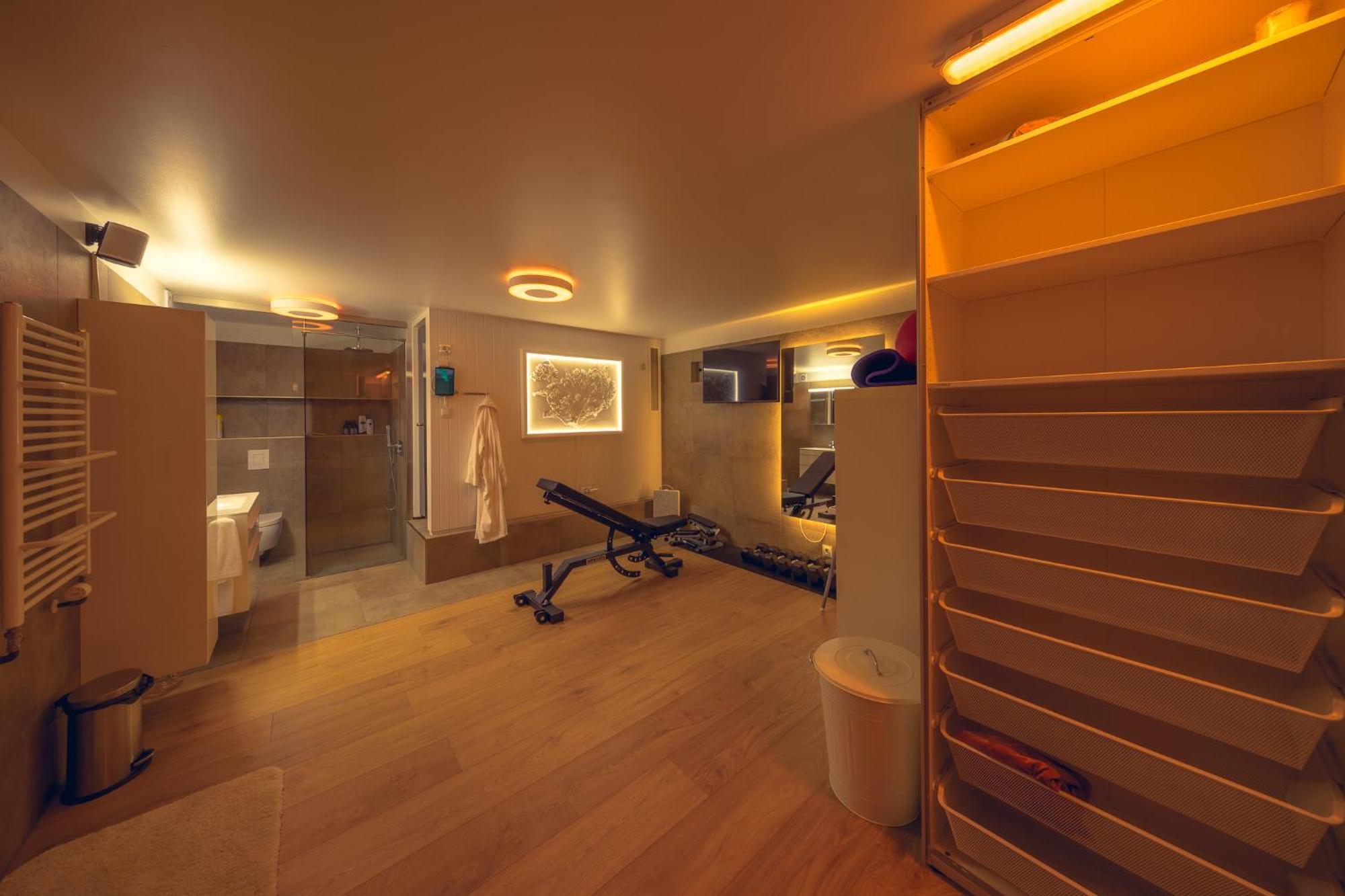 Smart Luxury - Private Gym, Hot Tub & Sauna Keflavík Esterno foto
